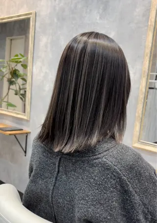 ミディアム en Siena エンシエナのヘアスタイル