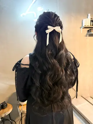 ロング ヘアアレンジ 佐伯 桃のヘアスタイル