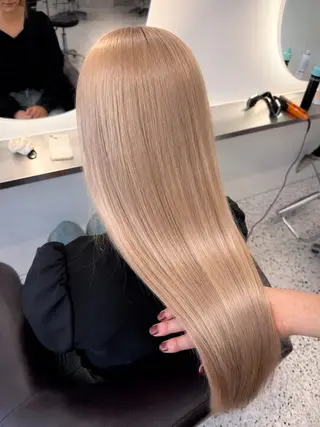 ロング カラー 💎艶髪ハイトーン yuukiのヘアスタイル