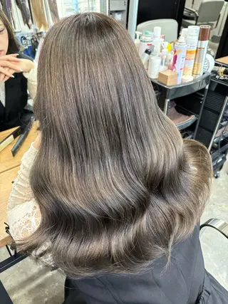 セミロング Rin🥀 大通り/カラーモデルのヘアスタイル