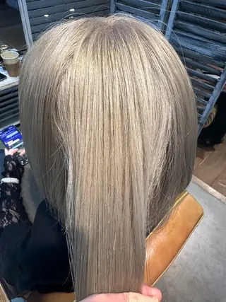 ショート カラー ハイトーンカラー が絶対可愛い✨泰聖✨のヘアスタイル
