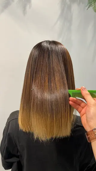 ミディアム 💚 AKI 💚のヘアスタイル