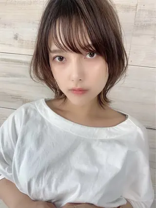 ミディアム ⭐️ハイトーン/ 小顔カット🍏ころあのヘアスタイル