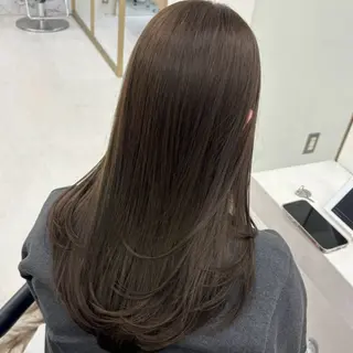 セミロング mei / レイヤー 顔まわり 🤍のヘアスタイル
