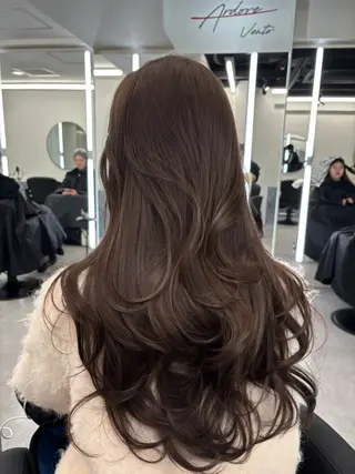 ロング カラー 堀江/透明感 ベージュ/白川幸太のヘアスタイル