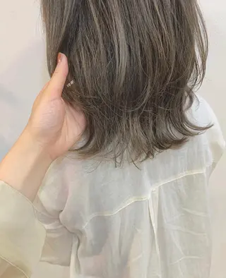 ミディアム カラー レイヤーカット、 大人可愛い　中村美羅のヘアスタイル