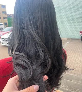 カラー 岩永 向日葵のヘアスタイル