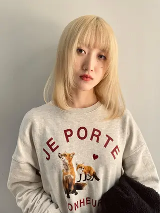 セミロング 透明感/エクステ Veluaのヘアスタイル