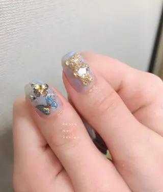 ミディアム ネイル Blowe ニュアンスのネイルデザイン