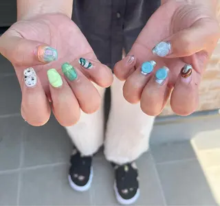 ショート カラー キッズ ネイル 2DY NAIL SALONのネイルデザイン