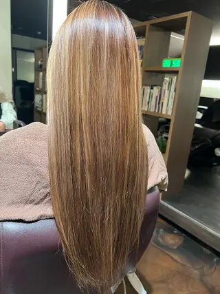 ロング 透明感カラー 大浦偉央のヘアスタイル