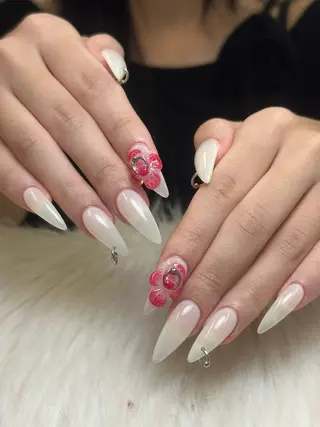 ネイル NIE NAIL Luxeのネイルデザイン