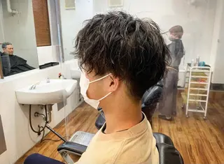 ミディアム パーマ 綾田 一蔵のヘアスタイル