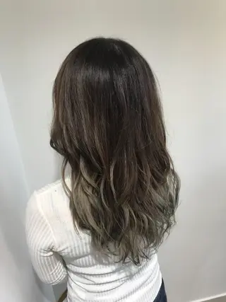 セミロング カラー ブリーチ特化 梅田本多翔のヘアスタイル