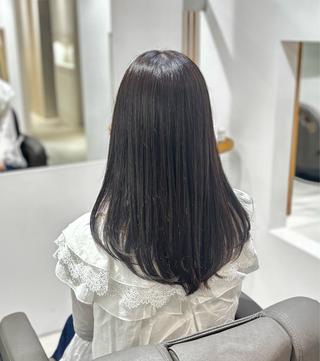 ロング カラー 白土 さくらのヘアスタイル