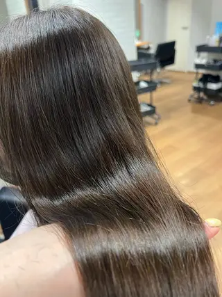 ロング カラー イリオモテ レナのヘアスタイル