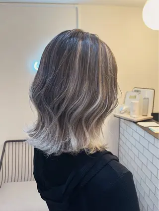 ミディアム カラー ハイトーンカラー 🦋yuri🦋のヘアスタイル