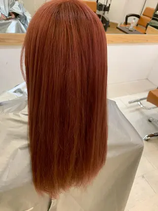 カラー サケモト ユウジのヘアスタイル