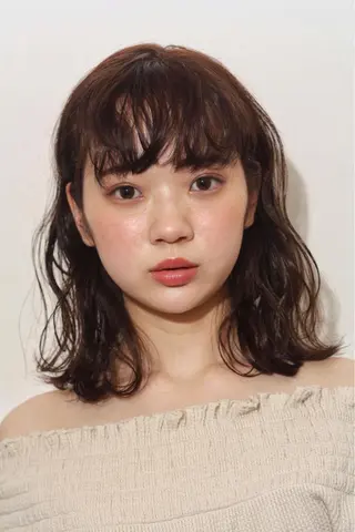ミディアム 中村 桃子のヘアスタイル
