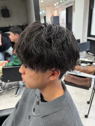 ショート パーマ メンズ ユウ🪄 パーマ指名No1のヘアスタイル