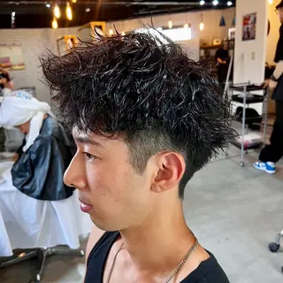 ショート パーマ メンズ シャドウ特化 小形のヘアスタイル