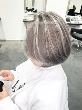 ショート カラー LOOP hairのヘアスタイル