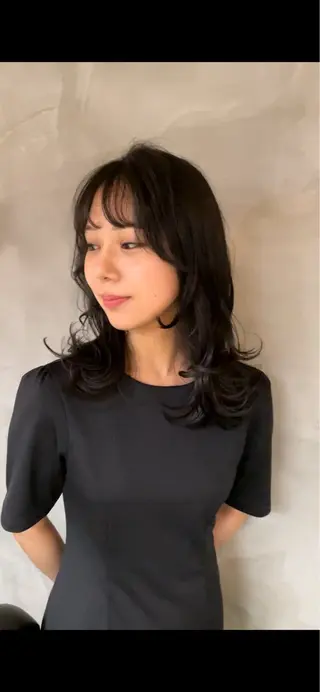 ミディアム パーマ 怪我の為1ヶ月程 お休みします🙇のヘアスタイル