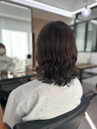 ミディアム カラー パーマ ヘアアレンジ メンズ キッズ ネイル マツエク・マツパ アイブロウ 似合せレイヤー/ 柔らか透明感カラーのヘアスタイル
