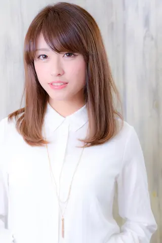 ミディアム 鈴木 悠のヘアスタイル