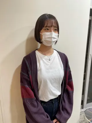ショート MIOベージュカラー 柔らかいカラーのヘアスタイル