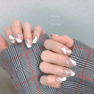 ミディアム ネイル Blowe ニュアンスのネイルデザイン