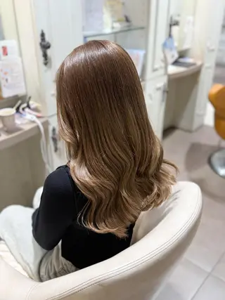 カラー ロング obje't cielのヘアスタイル