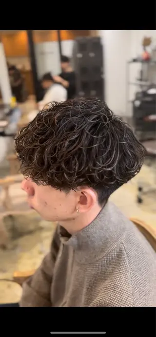 メンズ メンズパーマ特化 三宅陸斗のヘアスタイル