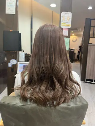 ロング カラー 佐藤 瑚碧のヘアスタイル