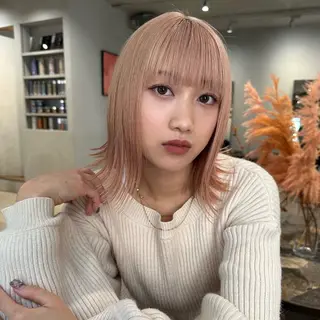 セミロング カラー 💫艶ハイトーン×髪 質改善💫リュウトのヘアスタイル