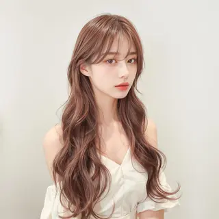 ロング 小山田 彩美のヘアスタイル