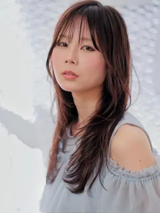 セミロング 松田 響🪴 顔周りレイヤー&スパのヘアスタイル