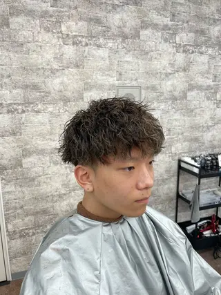 カラー パーマ メンズ フェードパーマ 新倉幸之助のヘアスタイル