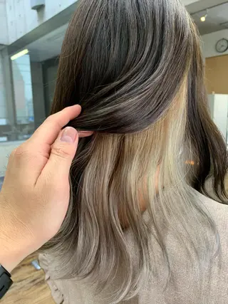 セミロング カラー 西岡 優太のヘアスタイル