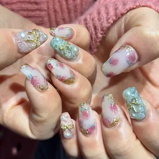 ネイル 🪐富島彩夏 /海外nail🪐のネイルデザイン