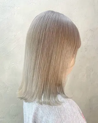 セミロング 🇨🇳ハイトーン ワンホン🇰🇷ななのヘアスタイル