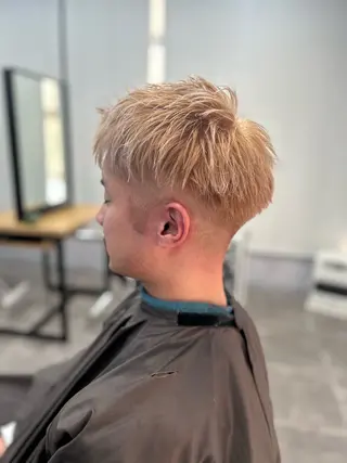 メンズ 顔まわり/レイヤー/ 西村光稀のヘアスタイル