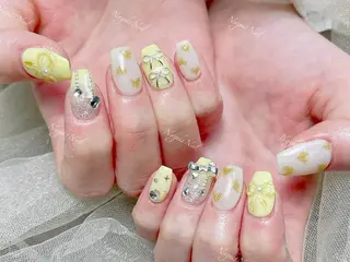 ネイル 🦋 Queenieのネイルデザイン