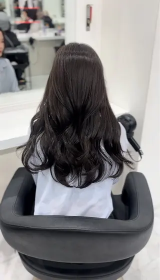 ロング 赤髪/ワインレッド/ 韓国系 まなかのヘアスタイル