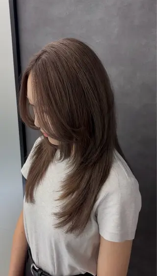 ロング ねね🦖 /ブリーチカラーのヘアスタイル