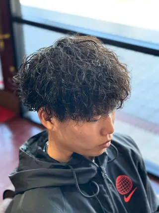 ショート パーマ 山下 徹のヘアスタイル