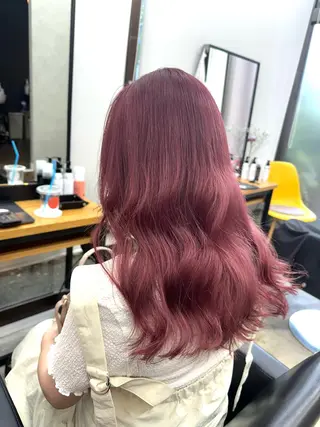 カラー ナカムラ リナのヘアスタイル