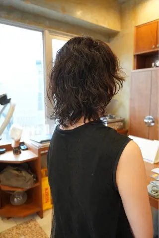 ミディアム カラー ウチミズ サヤカのヘアスタイル