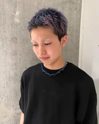 ショート ニーナ/nimes /ハイトーンカラーのヘアスタイル