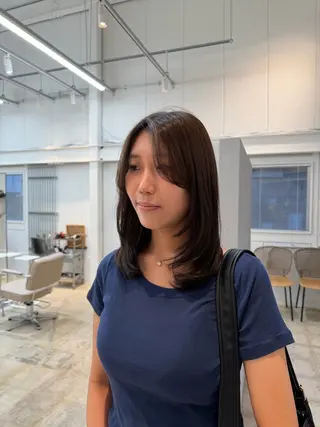 ミディアム カラー ENIF 大島 芽生のヘアスタイル